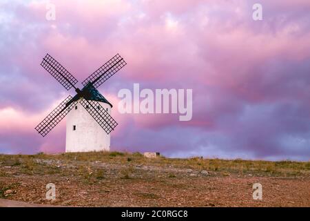 Anciens moulins à vent de la Mancha, Espagne Banque D'Images