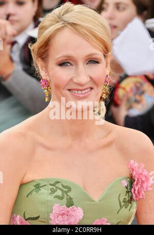 JK Rowling. Première mondiale de 'Harry Potter et les Halles Deathly partie 2', Trafalgar Square, Londres. ROYAUME-UNI Banque D'Images