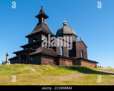 Chapelle en bois de Saint Cyril et de Saint-Methodius sur le sommet de la montagne Radhost à Beskids, alias les monts Beskydy, Moravie, République Tchèque Banque D'Images