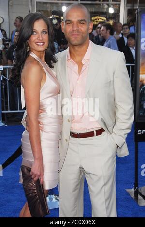 Dayanara Torres et Amaury Nolasco à la première de "Transformers" à Los Angeles, qui s'est tenue au Mann's Village Theatre à Los Angeles, CA. L'événement a eu lieu le mercredi 27 juin 2007. Photo par: SBM / PictureLux - référence du fichier # 34006-7727SBMPLX Banque D'Images