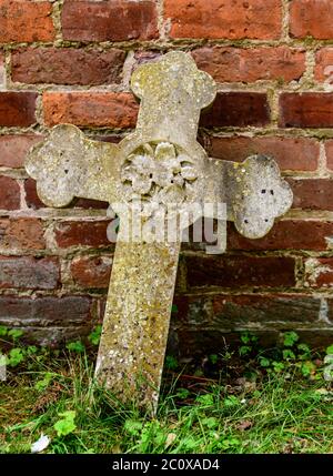 Pierre tombale à l'église de St EATA Atcham, Shropshire Angleterre Banque D'Images