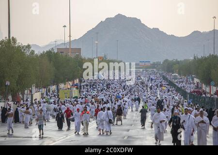 Jour pluvieux à Arafat, Hajj, pèlerins exécutant Hajj, Islam, Makkah, Arabie Saoudite, août 2019 Banque D'Images