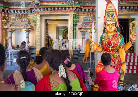 Cérémonie religieuse hindoue. Temple Sri Mariamman. Chinatown. Singapour Banque D'Images