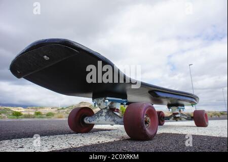 Longboard Skateboard noir style vintage Banque D'Images