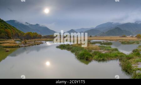 Paysage du début de l'automne de la zone panoramique du parc national de Geopark Hubei Shennongjia, Chine Banque D'Images