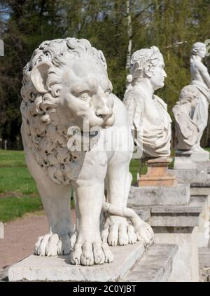Statue en pierre de lion Banque D'Images