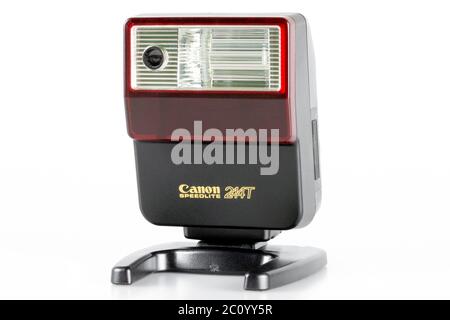 Canon Speedlite 244T séparément sur un support avec fond blanc Banque D'Images