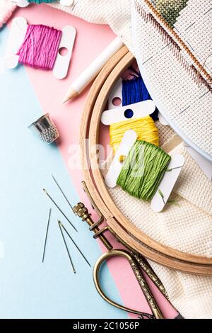 Ensemble de broderie avec coutures croisées Banque D'Images