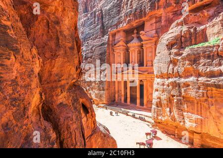 Petra, Jordanie. Al-Khazneh (le Trésor) à Pétra, la capitale de l'ancien Royaume nabatéen. Banque D'Images