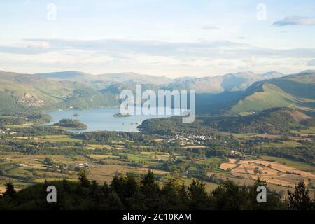 Derwent Water de Dodd dans le Lake District, Cumbria, Royaume-Uni Banque D'Images