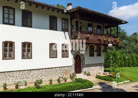 MONASTÈRE de KLISURA, BULGARIE - 10 AOÛT 2014 : monastère médiéval de Klisura dédié aux saints Cyril et Methodius, province du Montana, Bulgarie Banque D'Images