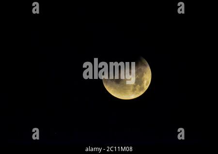 Moon Eclipse gros plan montrant les détails de la surface lunaire. Banque D'Images