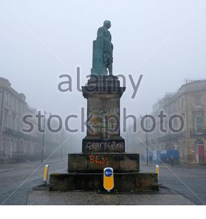 Edimbourg, Ecosse, Royaume-Uni. 13 juin 2020. Robert Dundas 2e statue du vicomte Melville située sur la rue Melville dans le West End, au bord du graffiti dans le cadre des manifestations de Black Lives Matter. Crédit : Craig Brown/Alay Live News Banque D'Images