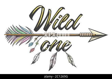 Main tiré Native American Indian Arrow avec plumes et lettrage Wild One tatouage. Illustration vectorielle. Illustration de Vecteur