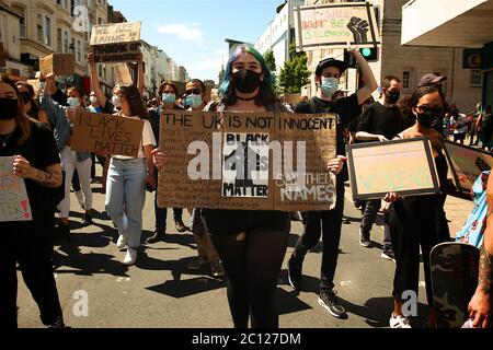 Brighton, Royaume-Uni. 13 juin 2020. La vie noire paisible importe de mars à Brighton 13/06/2020 crédit: Rupert Rivett/Alay Live News Banque D'Images