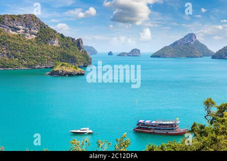 Vue panoramique aérienne du parc national de Mu Ko Ang Thong, Thaïlande en été Banque D'Images