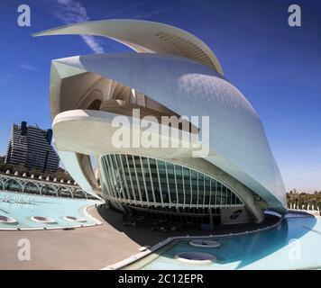 Futuriste El Palau de les Arts Reina Sofia, opéra et centre culturel, Valence, Espagne. Banque D'Images