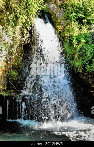 Petite cascade sur le rhin à Schaffhausen Suisse Banque D'Images