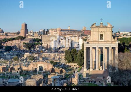 Ruines sur la colline du Palatin, partie historique de Rome, Italie Banque D'Images