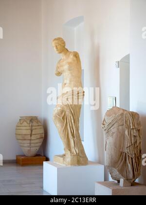 MILOS - GRÈCE, 14 JUILLET 2017 : expositions grecques anciennes du musée sur l'île de Milos, Grèce Banque D'Images