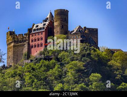 La Schönburg à Oberwesel sur le Rhin moyen Banque D'Images