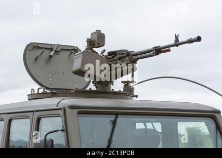 Véhicule militaire avec canon lourd Banque D'Images
