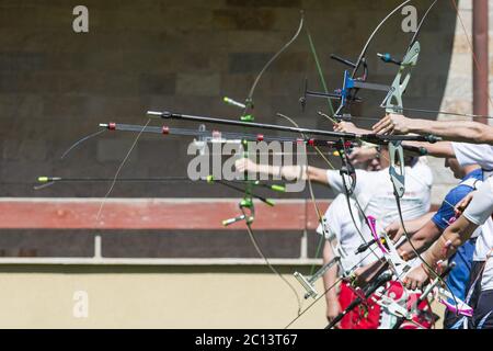 Recurve Bow tir à l'arc, main seulement Banque D'Images