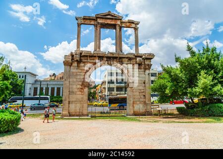 Athènes, Grèce - Mai 2015 l'Arc d'Hadrien est également connu sous le nom de porte d'Hadrien est un point de repère à Athènes. Situé près du temple de Zeus Banque D'Images