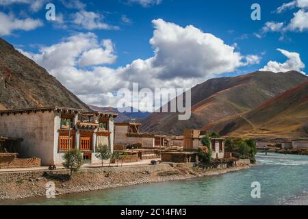 Village tibétain en Chine Banque D'Images