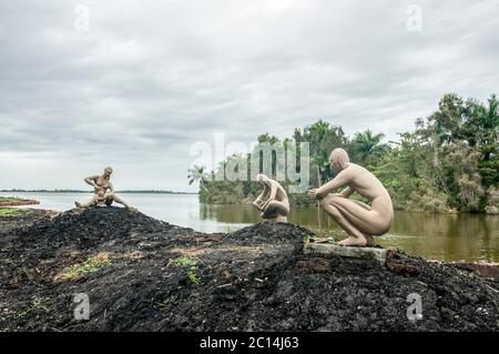 Sculptures grandeur par Rita Longa au village Taino reconstruit de Guama Cuba, retraçant la vie de cette tribu autochtone Banque D'Images