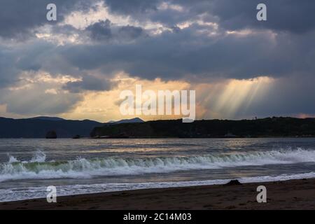 Zavoiko Bay dans l'océan Pacifique à la périphérie de la ville de Yichun Banque D'Images