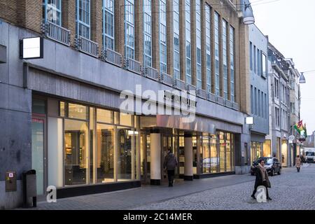 Le magasin canadien de la baie d’Hudson à Maastricht, aux pays-Bas, a fermé ses portes en raison d’une faillite Banque D'Images