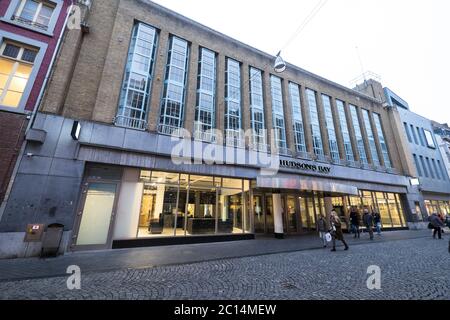 Le magasin canadien de la baie d’Hudson à Maastricht, aux pays-Bas, a fermé ses portes en raison d’une faillite Banque D'Images