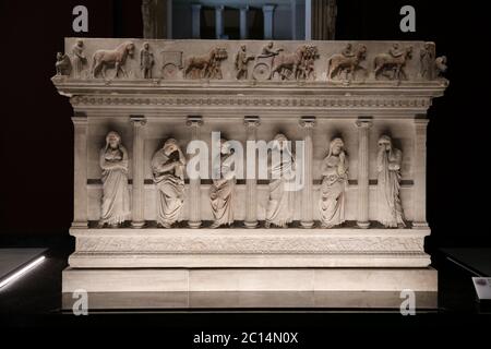 Sarcophage des femmes criantes dans les musées archéologiques d'Istanbul, ville d'Istanbul, Turquie Banque D'Images