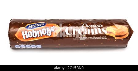 McNités Hobnobs chocolat crèmes biscuits sur fond blanc Banque D'Images
