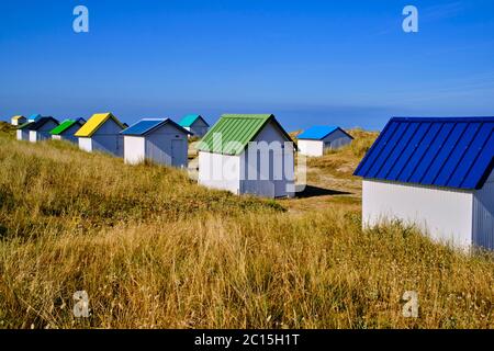 France, Normandie, département de la Manche, Gouville-sur-Mer, les cabanes de plage de Gouville Banque D'Images