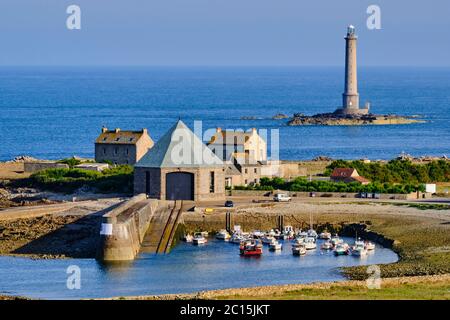 France, Normandie, Direction de la Manche, Cotentin, Cap de la Haye, Auderville, le port de Goury et le phare de Goury Banque D'Images