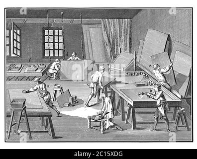 Illustration ancienne représentant l'argenture des miroirs. Publié dans 'A Diderot Pictorial Encyclopedia of Trades and Industry. Fabrication et le T Banque D'Images