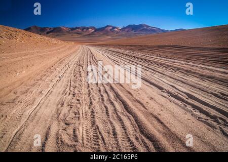 Route de l'Altiplano en carton ondulé Banque D'Images