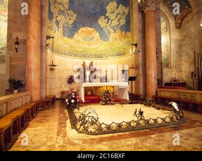 Intérieur de l'église de toutes les nations ou basilique de l'agonie, église catholique romaine près du jardin de Gethsemane au Mont Banque D'Images