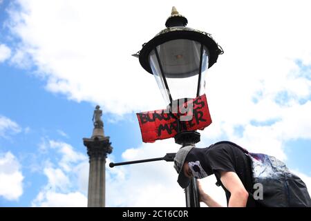 Pic shows: Black Lives Matter supporter t à Trafalgar Square le samedi 13.6.20 photo par Gavin Rodgers/ Pixel8000 Banque D'Images