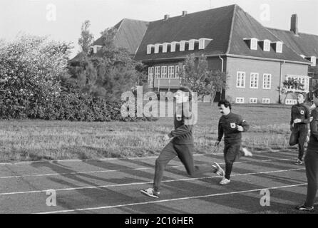 Journée sportive, base navale, 1981 septembre, Ile de Borkum, Basse-Saxe, Allemagne Banque D'Images