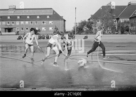 Journée sportive, base navale, 1981 septembre, Ile de Borkum, Basse-Saxe, Allemagne Banque D'Images