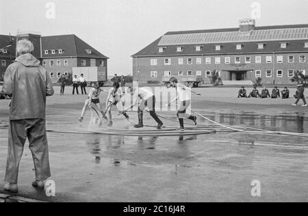 Journée sportive, base navale, 1981 septembre, Ile de Borkum, Basse-Saxe, Allemagne Banque D'Images