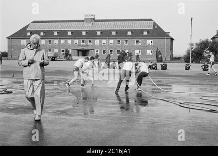 Journée sportive, base navale, 1981 septembre, Ile de Borkum, Basse-Saxe, Allemagne Banque D'Images