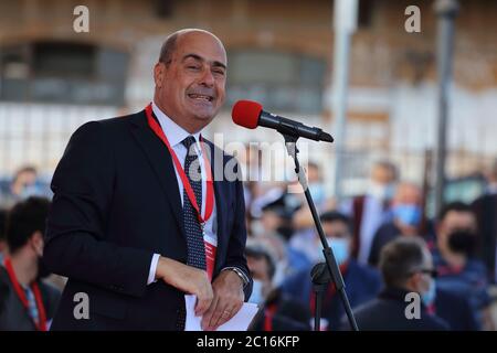 Frosinone, Italie - 14 juin 2020: Le Président de la région Latium Nicola Zingaretti lors du discours pour le voyage inaugural de la Frecciarossa Milano Centrale - Napoli Centrale via Frosinone / Cassino Banque D'Images