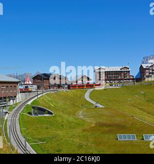 Gare de Kleine Scheidegg , partie du chemin de fer des Highlands bernois, région de Jungfrau, Oberland bernois, Suisse. Banque D'Images