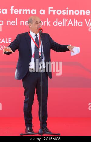 Frosinone, Italie - 14 juin 2020: Le Président de la région Latium Nicola Zingaretti lors du discours pour le voyage inaugural de la Frecciarossa Milano Centrale - Napoli Centrale via Frosinone / Cassino Banque D'Images