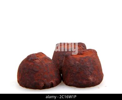 Truffes au chocolat isolated on white Banque D'Images