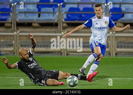 Saragosse, Espagne. 13 juin 2020. Carlos Nieto de Real Zaragoza (17) pendant le match de la Liga entre Real Zaragoza et Alcorcon à la Romareda. (Photo de Daniel Marzo/Pacific Press) crédit: Agence de presse du Pacifique/Alamy Live News Banque D'Images